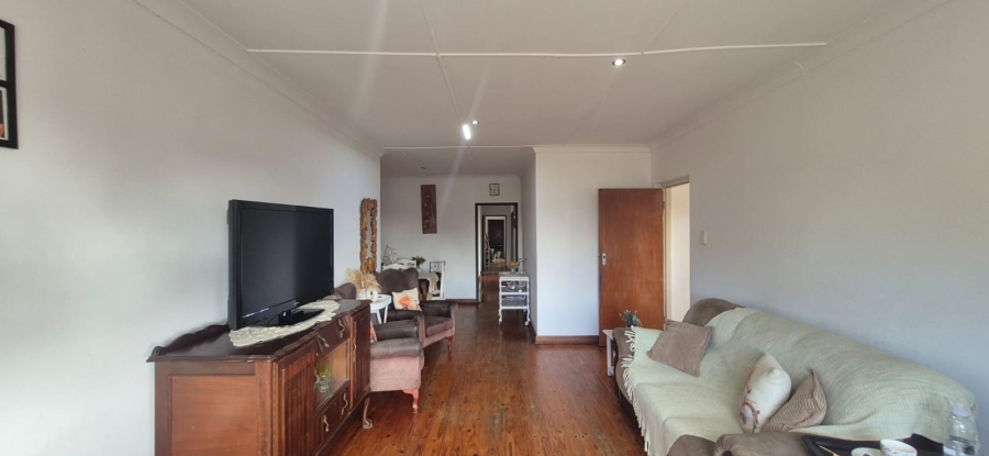 5 Bedroom Property for Sale in Greenfields Eastern Cape